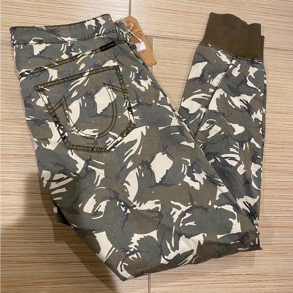 🆕 True Religion Camo Runner Pants Rare Samples Never in Production